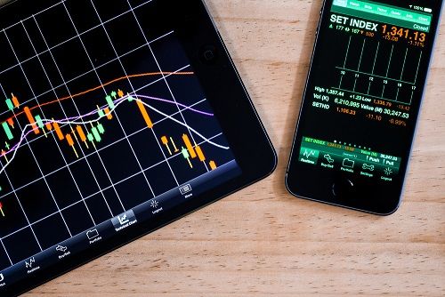 Fears over the AI trade are spreading across global markets, increasing volatility in individual tech stocks. Discover why major stock indices could offer a broader way to gain exposure, the markets to watch, and what traders should consider next.