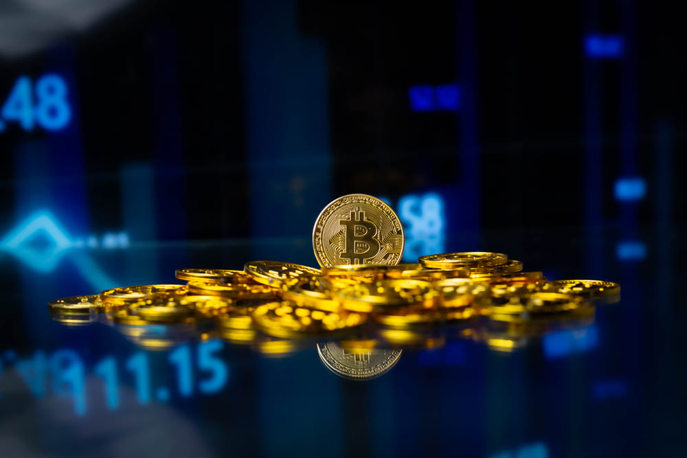Bitcoin broke out to an eight month high in September, but rising yields and ETF outflows are testing the rally. Here are the signals and levels to watch in Q4.