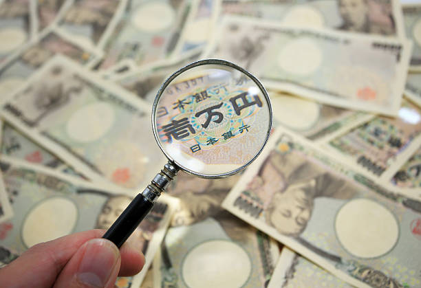 周五（4月26日）日本央行在四月货币政策会议上按兵不动，维持长期国债购买方针被市场解读为「鸽派」，日元在创三十余年新低后继续贬破156。
