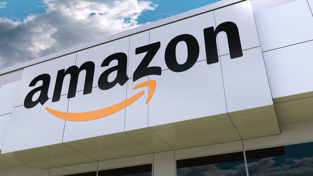 - von Rashika Singh und Deborah Mary Sophia    31. Okt (Reuters) -     Die Aktien von Amazon AMZN.O stiegen am Freitag im vorbörslichen Handel um fast 12%, nachdem ein starkes Wachstum bei seiner Cloud-Einheit und ein optimistischer Umsatzausblick die Befürchtungen zerstreuten, dass der Tech-Gigant ...
