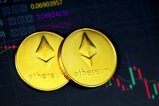 Rumors about Justin Sun selling Ethereum came up after big transfers during a price drop, but he clarified it was just moving funds between wallets. 