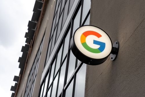 Berlin, 11. Okt (Reuters) - Digitalminister Karsten Wildberger hat sich bei zu großer Marktmacht grundsätzlich offen für eine Zerschlagung großer Tech-Konzerne gezeigt, plädiert aber für einen neuen Fokus in der Debatte. "Wenn sie eine marktbeherrschende Stellung haben und den Wettbewerb blockie...