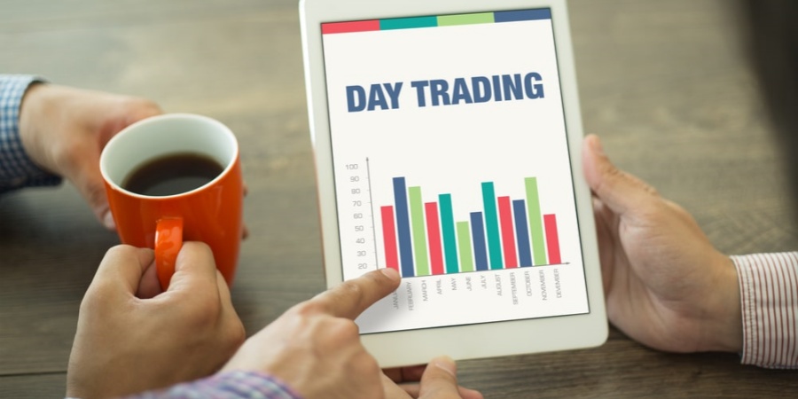 Day trading in Australia explained: how it works, which markets to trade, beginner strategies, and risk management tips to get started the right way.