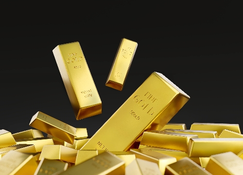 Vor den entscheidenden US-PCE-Daten verharrt Gold in einer engen Spanne über 4.200 Dollar, gestützt von Zinshoffnungen, aber gebremst durch robuste Jobdaten.