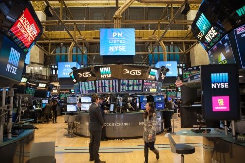 Looking for the best trading platform in Australia for US stocks? Compare the top 7 brokers in 2026, including Interactive Brokers, eToro, Mitrade, IG, Saxo, and Pepperstone. Learn how to buy US shares, compare fees, and choose the right platform for your investing goals.