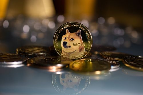 Las monedas meme, como Dogecoin (DOGE), Shiba Inu (SHIB) y Pepe (PEPE), tuvieron un rendimiento notable la semana pasada, con una rápida recuperación que alcanzó un punto máximo el domingo.