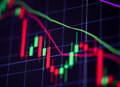 The Dow tanked nearly 900 points on Friday as markets completely flipped after President Donald Trump threatened fresh tariffs on Chinese goods.