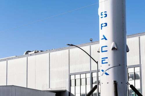 Learn how to buy SpaceX stock in Australia in 2026. Compare the best brokers, fees, real shares vs CFDs, and discover the easiest way to invest in SpaceX after its historic IPO.