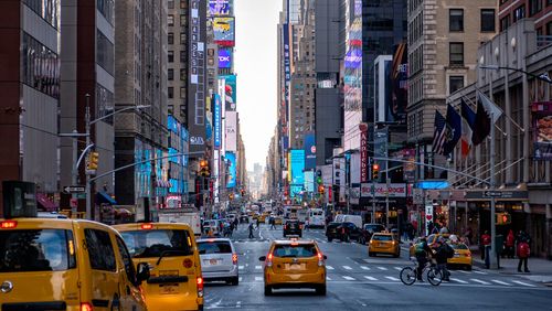Rising bond yields pressured global stocks this week, while oil and gold extended their rallies. Catch up on the key market moves, what drove investor sentiment and the major risks traders should watch in the week ahead.