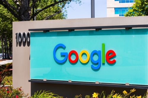 分析师们对Google的平均目标价为204.50美元，这意味着Google股价未来还有10.72%的上升空间。
