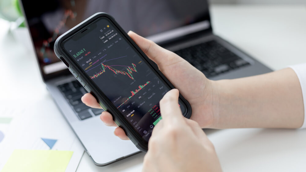 Descubra em 2025 qual a melhor corretora com taxa zero no Brasil! Análise atualizada com spreads, regulamentação CVM e dicas para maximizar lucros sem pagar taxas.
