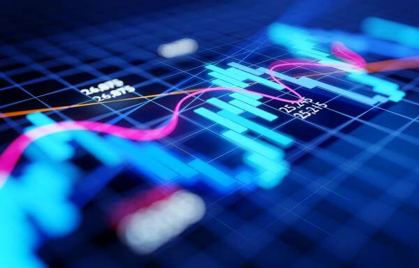 Las acciones de Netflix (NASDAQ:NFLX) suben alrededor de un 4% en las primeras operaciones posteriores al cierre de los mercados luego de haber reportado sus cifras trimestrales que estuvieron por encima de las estimaciones de los analistas, y entregó una guía a futuro mejor a lo que esperaba el mercado.