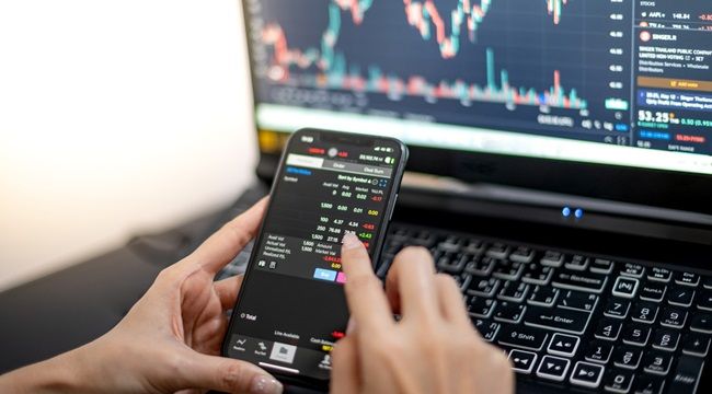 Looking for the best trading platform for scalping in Australia? Compare 7 brokers for fast execution, low spreads, competitive fees and powerful tools for forex, gold, indices and crypto trading.