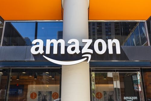 El CEO de Amazon, Andy Jassy, ha reconocido que la rápida adopción de la inteligencia artificial generativa reducirá el número de empleados necesarios para ciertos roles, a medida que las computadoras asuman tareas tradicionalmente realizadas por humanos.