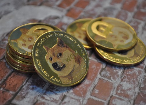 Meme coins such as Dogecoin (DOGE), Shiba Inu (SHIB), and Pepe (PEPE) remain muted as the broader cryptocurrency market recovers.