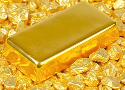 FOMC 금리 결정을 앞두고 국제 금(XAU/USD) 가격이 4,200달러 선 위에서 관망세를 이어가고 있다. 4,250달러 돌파 여부와 노동시장 지표(JOLTS) 분석을 통해 향후 전망을 진단한다.