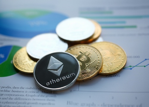 Ethereum (ETH) se mantuvo estable por encima de los 2.500$ el martes a pesar de que los inversores intensificaron su presión de venta con alta actividad de toma de beneficios y realización de pérdidas.