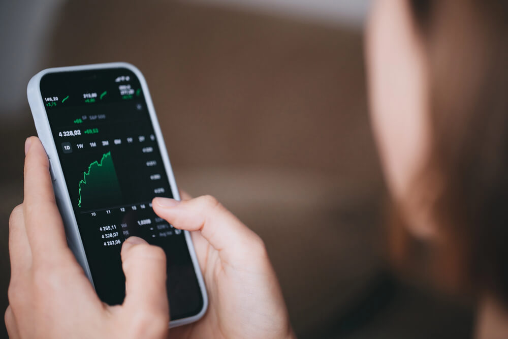 Neste guia, vamos mostrar quais são os melhores aplicativos de investimento atualmente, divididos por categoria. Seja você um investidor conservador ou um trader ativo, vai encontrar aqui uma opção que combina com seu perfil.