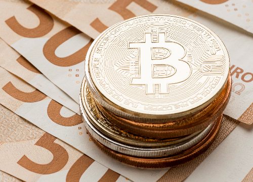 CoinShares đã phát hành một báo cáo về đầu tư tài sản kỹ thuật số hàng tuần, phân tích dòng tiền ra mạnh mẽ trên thị trường ETF tiền điện tử. Tổng cộng, các sản phẩm đầu tư tiền điện tử đã chứng kiến 