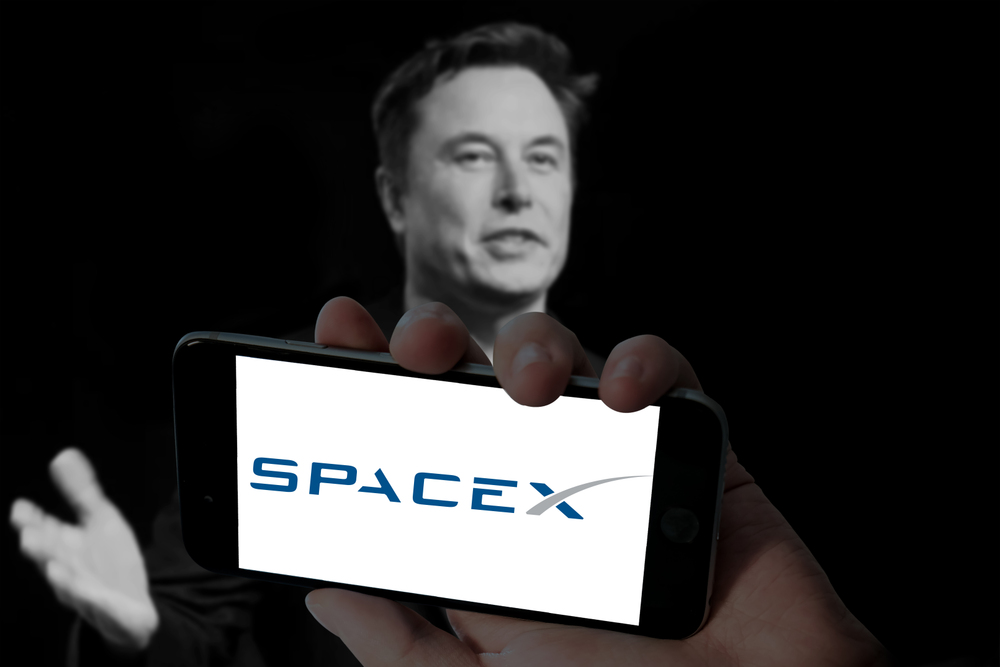 SpaceX is launching its historic $1.75T IPO this June, reserving 30% for retail allocations. Discover the confirmed dates, pricing, and exact steps for UAE and Gulf investors to buy SPCX stock.