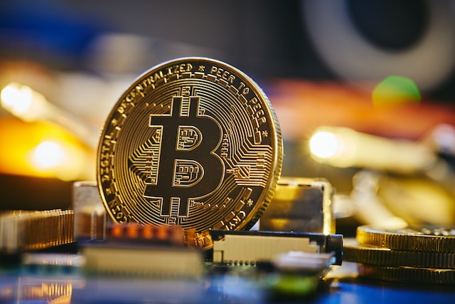 Bitcoin (BTC) reclaimed the $68,000 price level on Friday following asset manager VanEck founder Jan VanEck's disclosure of his high BTC concentration portfolio at the Nashville Conference. 