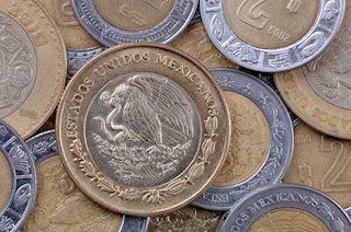 USD/MXN extends its losses for the third successive session on Monday, edging lower to near 17.00 during the early European session. 